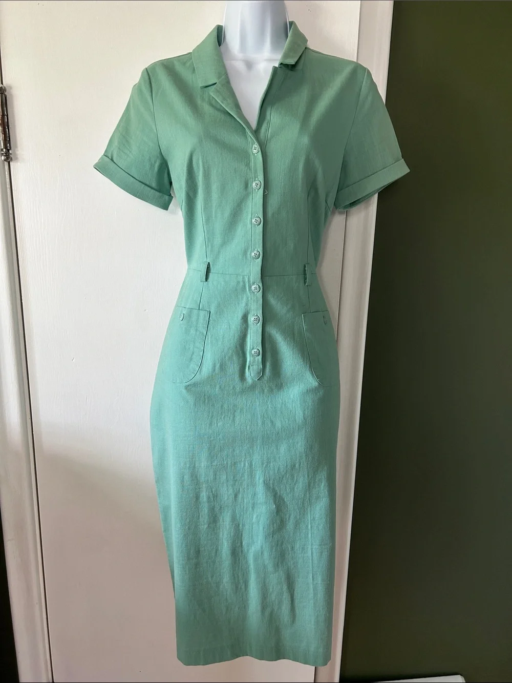 Collectif - Retro-Style Nurse Pencil Dress - Picture 2 of 11